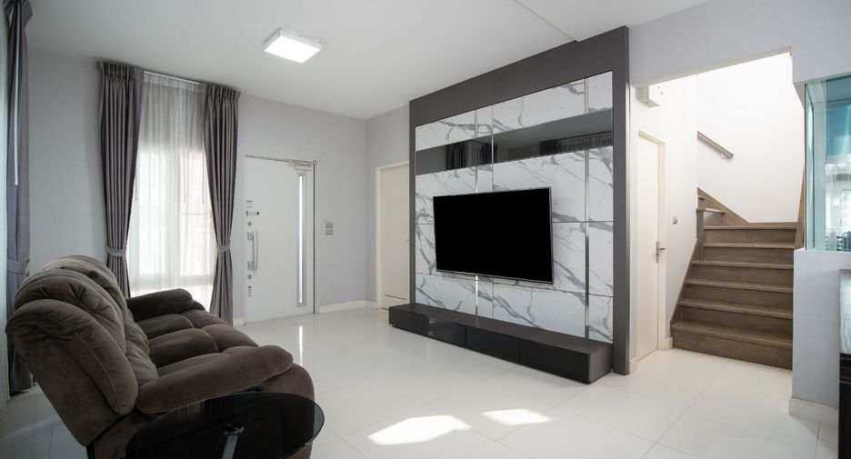 Haus zum Kauf mit 4 Zimmer in Bang Bon, Bangkok