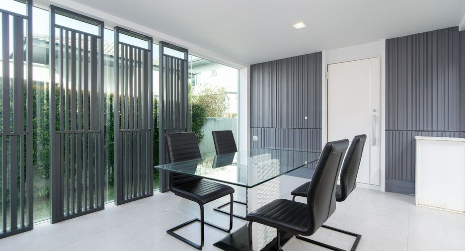 Haus zum Kauf mit 4 Zimmer in Bang Bon, Bangkok