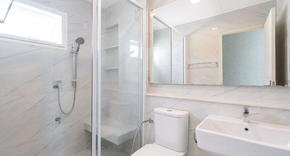 Haus zum Kauf mit 4 Zimmer in Bang Bon, Bangkok