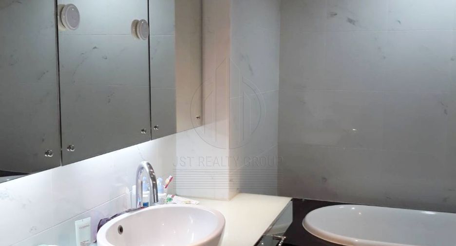 Condo en venta de 3 habitaciones en Sathon, Bangkok