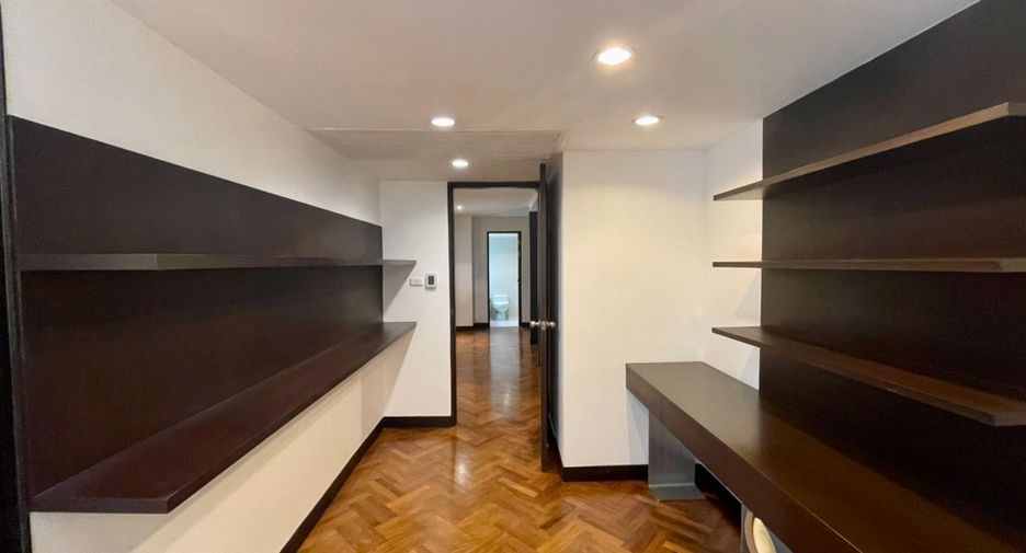 Apartamento en alquiler de 3 habitaciones en Watthana, Bangkok