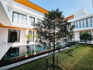 For sale 6 Beds villa in Mueang Chiang Mai, Chiang Mai
