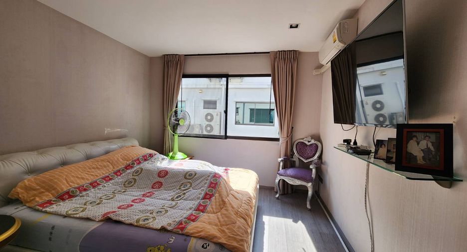 ขาย 4 เตียง ทาวน์เฮ้าส์ ใน ลาดพร้าว, กรุงเทพฯ