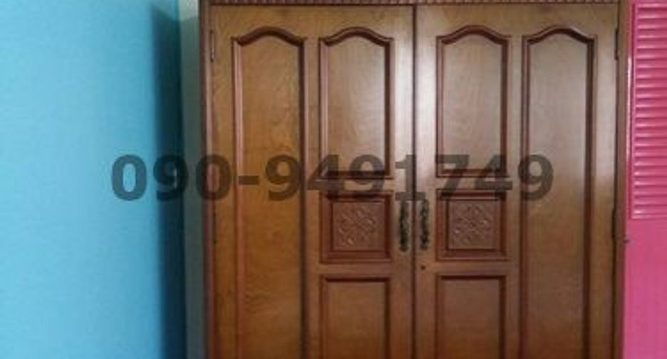 For rent 2 bedrooms townhouse in Bang Khae, Bangkok