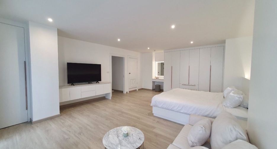 Condo en alquiler y en venta de 2 habitaciones en Bang Rak, Bangkok