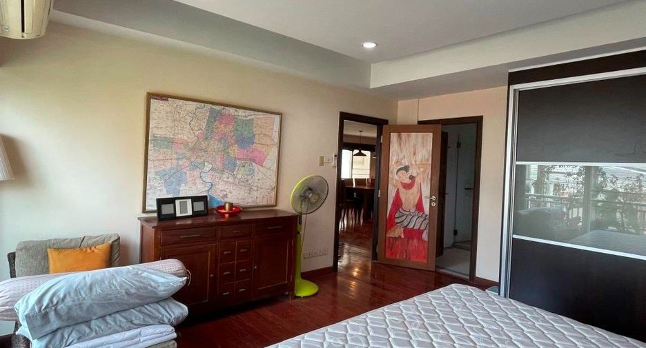 For rent 2 bedrooms condo in Watthana, Bangkok