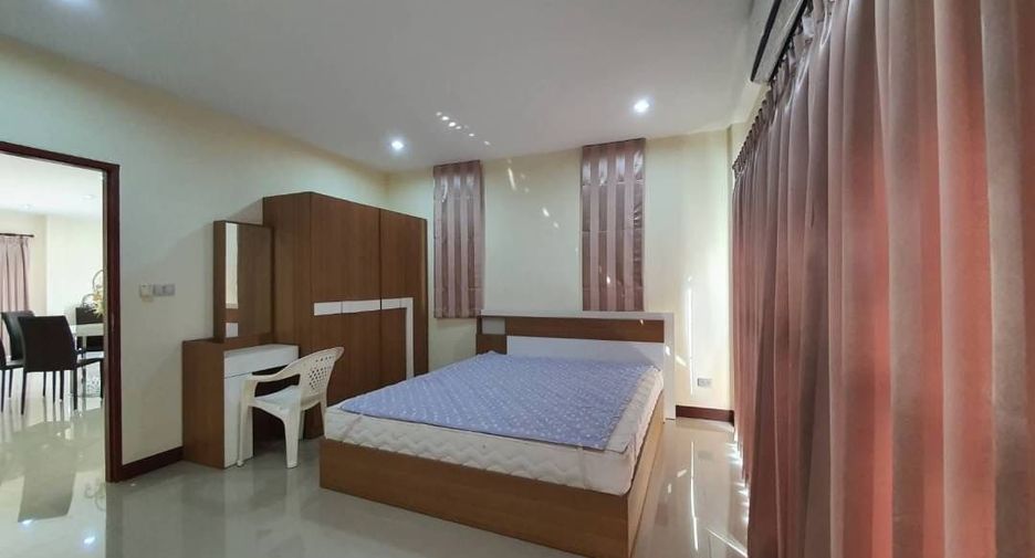 For sale 4 bedrooms house in Sattahip, Chonburi