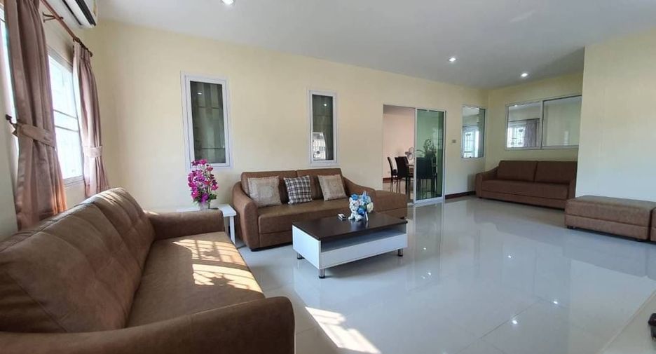 For sale 4 bedrooms house in Sattahip, Chonburi