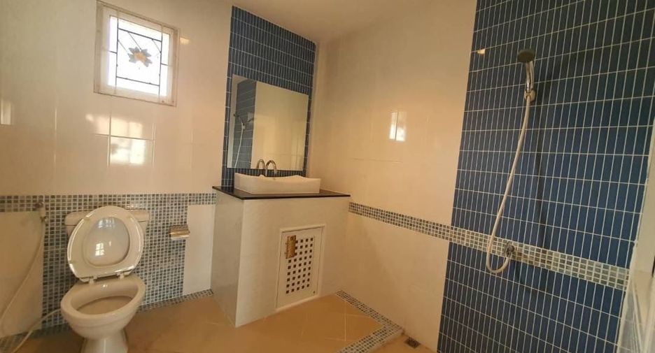 For sale 4 bedrooms house in Sattahip, Chonburi