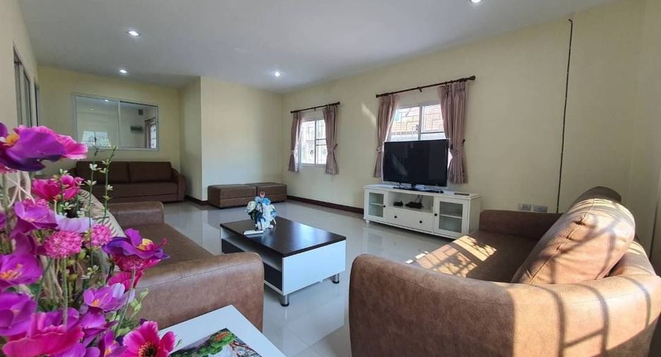 For sale 4 bedrooms house in Sattahip, Chonburi