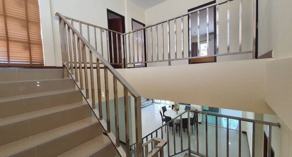 For sale 4 bedrooms house in Sattahip, Chonburi