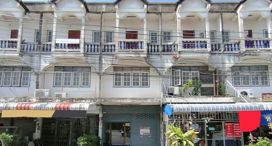 For sale 4 bed retail Space in Mueang Lop Buri, Lopburi