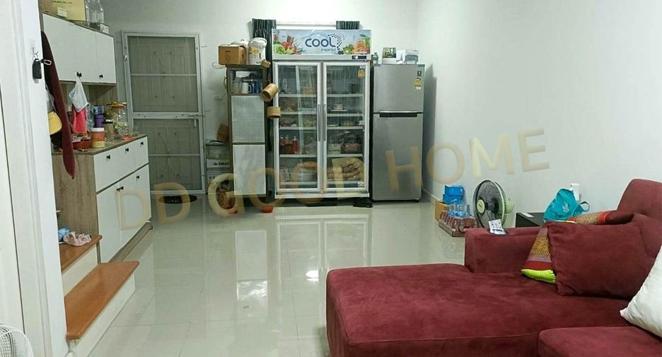 For sale 4 bed townhouse in Phan Thong, Chonburi