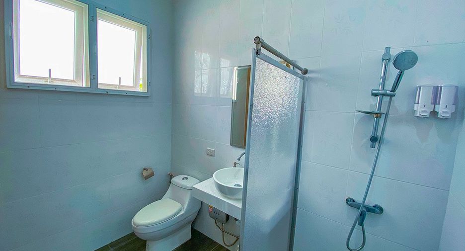 For sale 3 ベッドルーム house in Sattahip, Chonburi