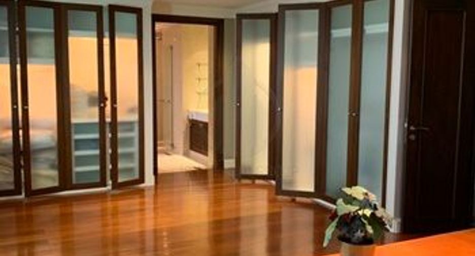ขาย 4 ห้องนอน คอนโด ใน คลองเตย, กรุงเทพฯ