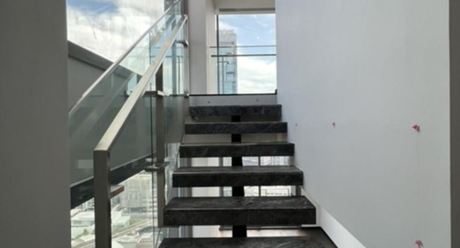 For sale 2 bedrooms condo in Khlong Toei, Bangkok