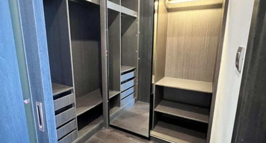 For sale 2 bedrooms condo in Khlong Toei, Bangkok
