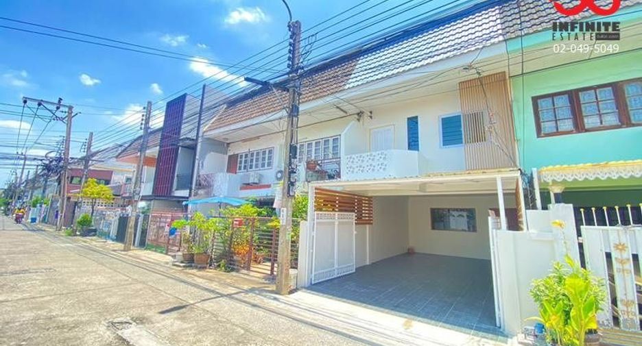For sale 2 Beds townhouse in Lat Phrao, Bangkok