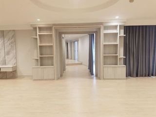 For rent 4 bedrooms condo in Khlong Toei, Bangkok