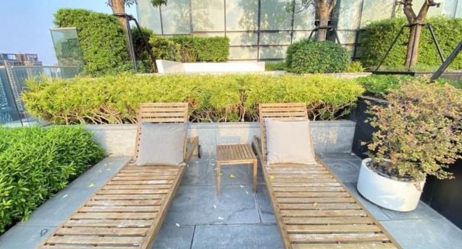 For rent 2 bedrooms condo in Watthana, Bangkok