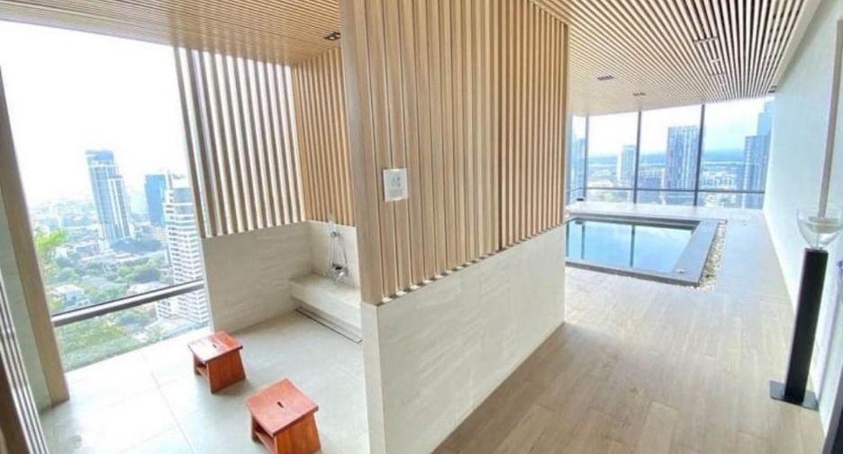 For rent 2 bedrooms condo in Watthana, Bangkok