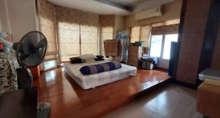 For sale 6 bedrooms apartment in Bang Phli, Samut Prakan