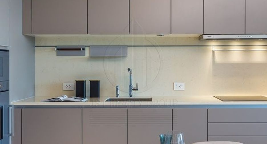 For sale 1 bed condo in Pathum Wan, Bangkok