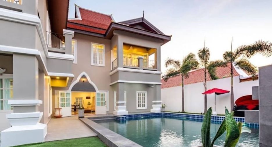 For sale 6 Beds villa in Jomtien, Pattaya