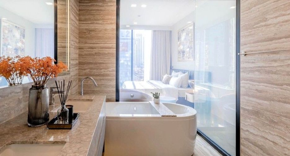 For rent 2 bedrooms condo in Khlong Toei, Bangkok