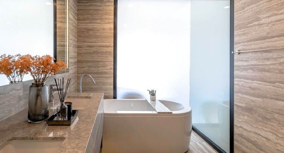 For rent 2 bedrooms condo in Khlong Toei, Bangkok