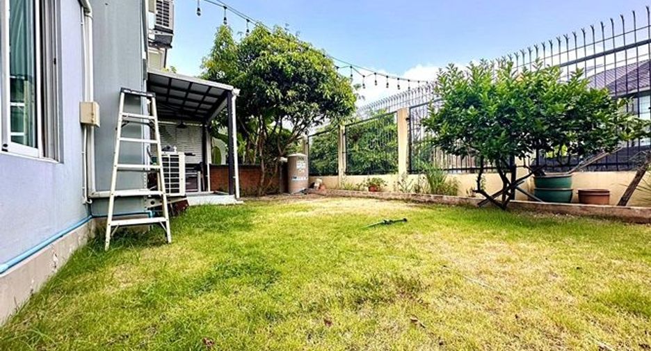 For sale 3 bedrooms house in Suan Luang, Bangkok