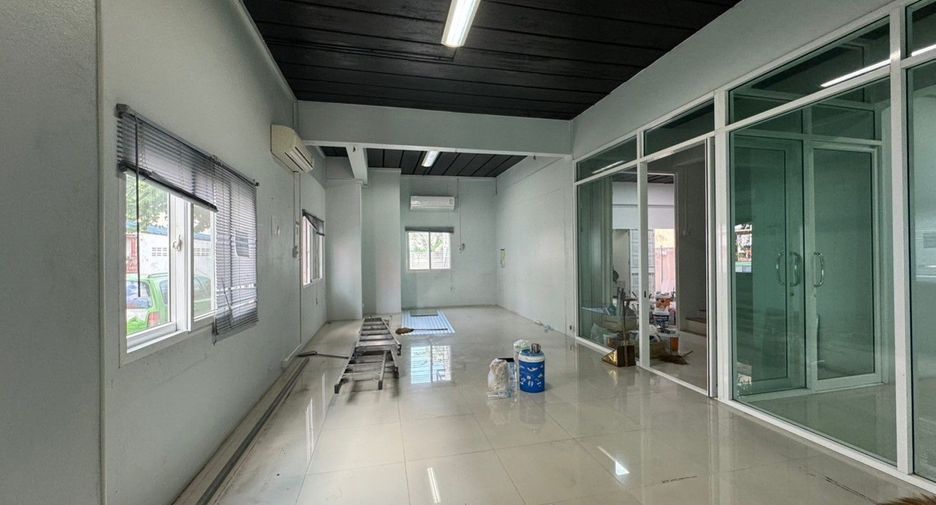 For rent そして for sale 13 Beds retail Space in Phan Thong, Chonburi
