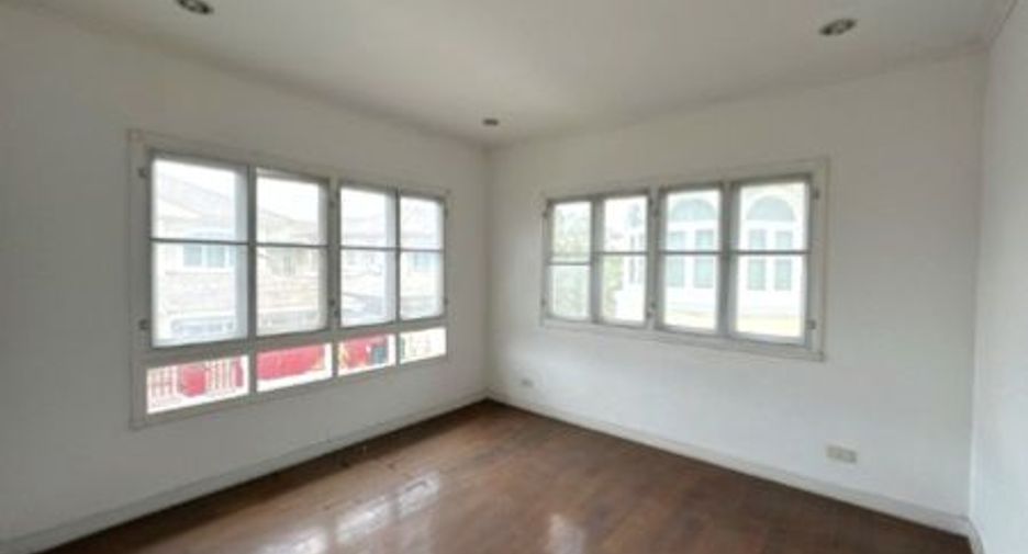 For sale 3 bedrooms house in Thanyaburi, Pathum Thani