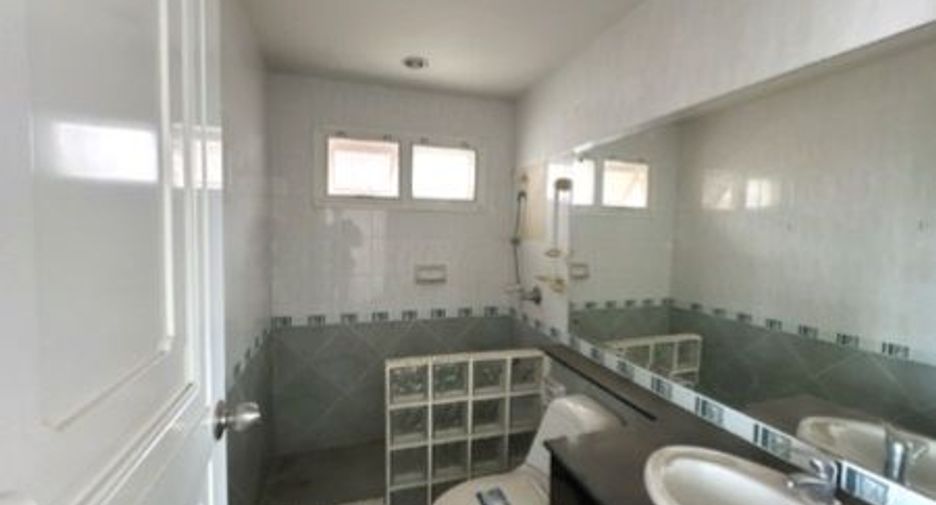 For sale 3 bedrooms house in Thanyaburi, Pathum Thani