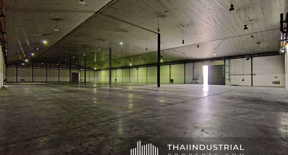 For rent warehouse in Ban Bueng, Chonburi
