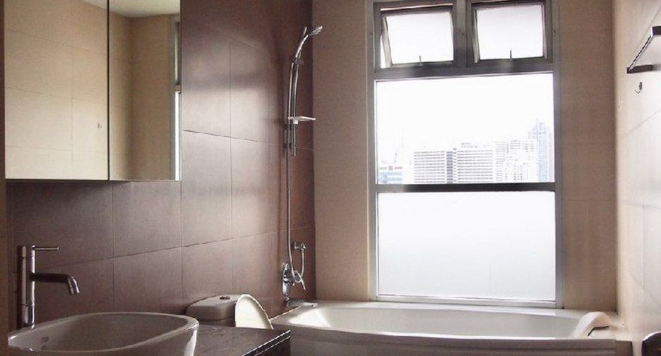 For rent 3 bedrooms condo in Khlong Toei, Bangkok