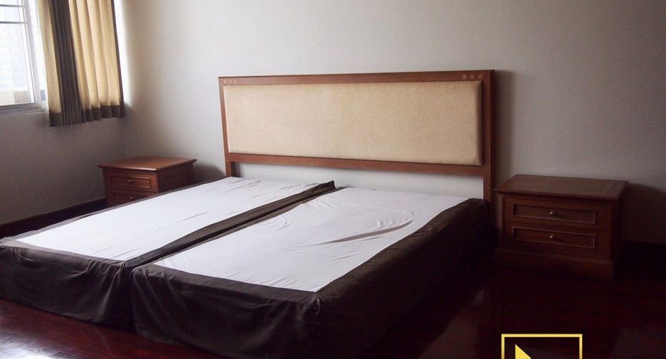 For rent 3 bedrooms condo in Khlong Toei, Bangkok