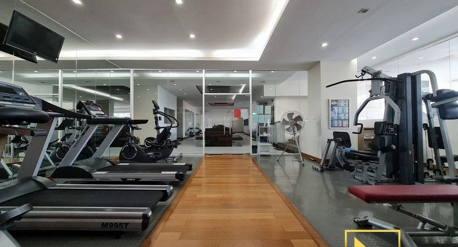 For rent 3 bedrooms condo in Khlong Toei, Bangkok
