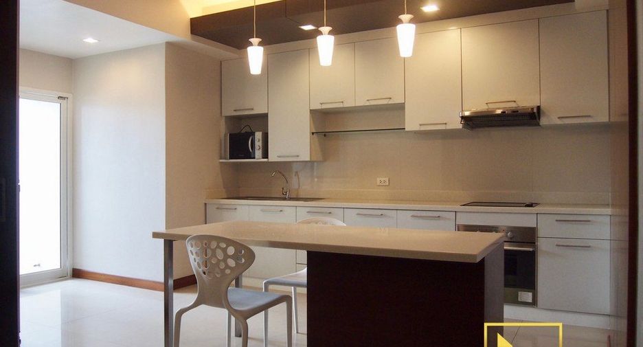 For rent 3 bedrooms condo in Khlong Toei, Bangkok