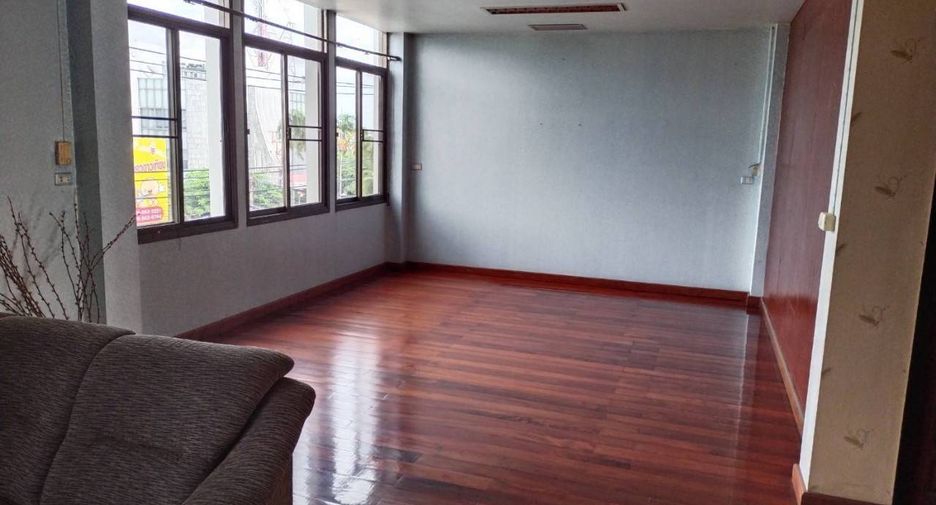 For sale 10 bedrooms retail Space in Mueang Udon Thani, Udon Thani