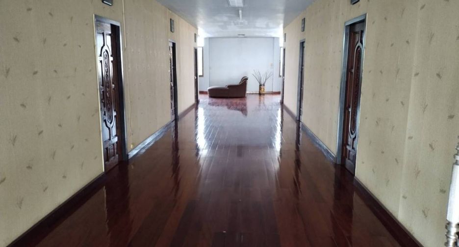For sale 10 bed retail Space in Mueang Udon Thani, Udon Thani