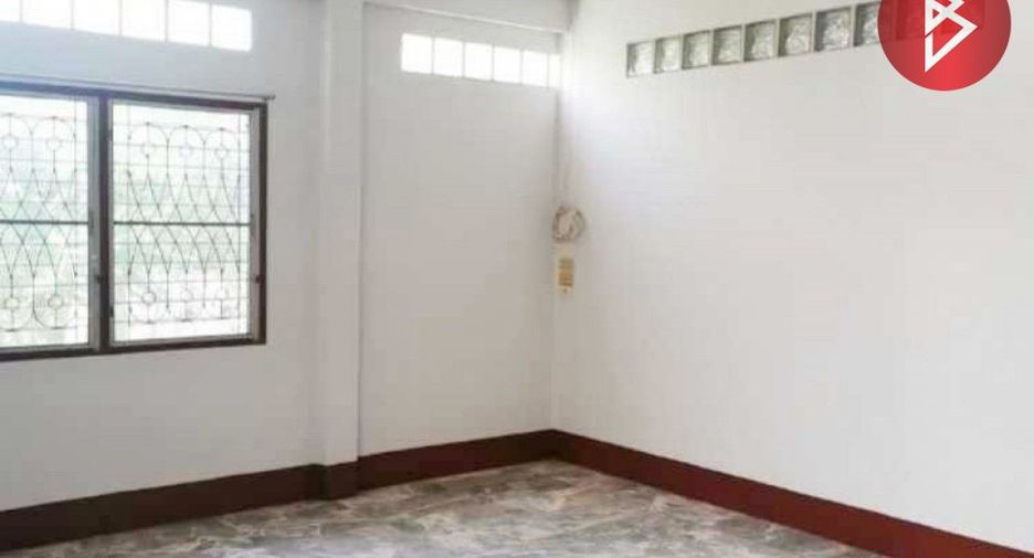 For sale 3 bed townhouse in Pak Tho, Ratchaburi