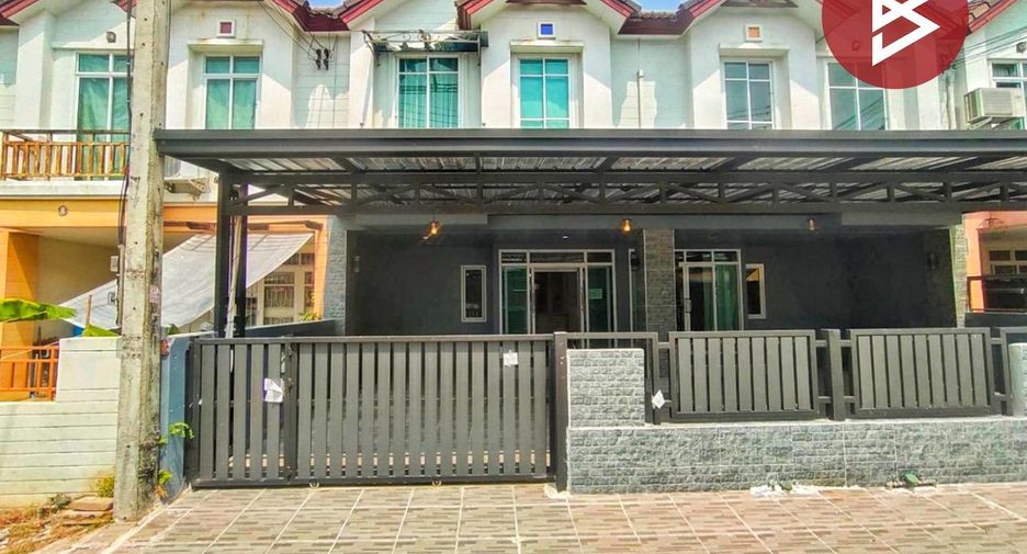 For sale 4 Beds townhouse in Mueang Nakhon Pathom, Nakhon Pathom