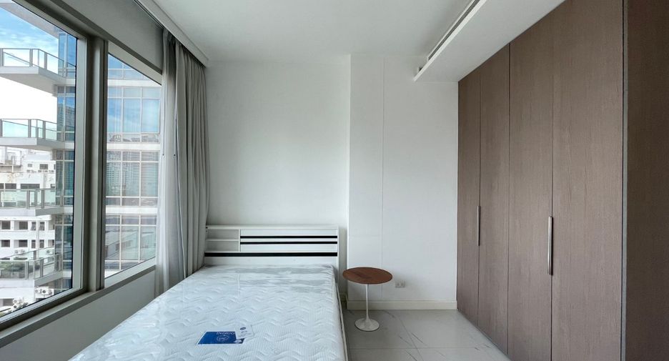 For rent 2 bedrooms condo in Pathum Wan, Bangkok