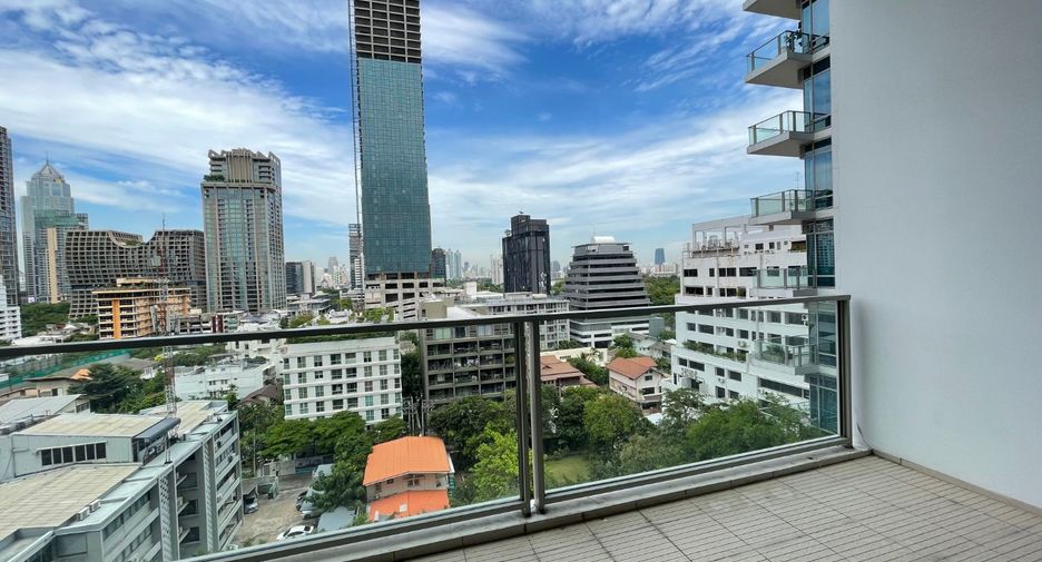 For rent 2 bedrooms condo in Pathum Wan, Bangkok