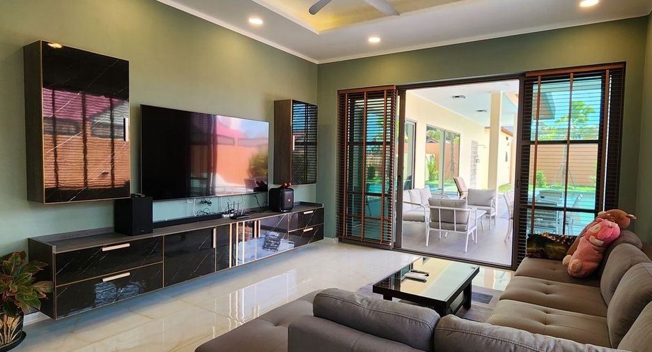 Haus zum Kauf mit 5 Zimmer in Bang Lamung, Chonburi