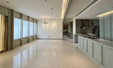 For rent 3 bedrooms condo in Khlong Toei, Bangkok