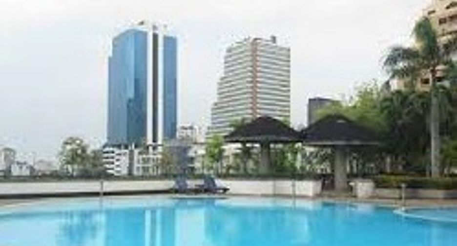 For rent 4 bedrooms condo in Watthana, Bangkok