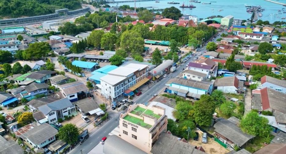 Local comercial en venta en Si Racha, Chonburi