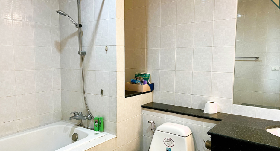 For sale 2 bedrooms condo in Watthana, Bangkok
